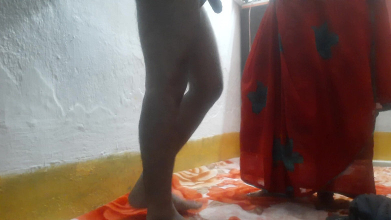 Busty Banuu: Saree vermelho peituda, mulheres fodem