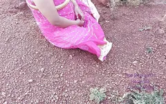 Bir adam bugün ormanda seksi ateşli bir kızı sikiyor