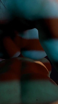 Asiatische MILf anal dehnen mit einem großen, fetten schwanz