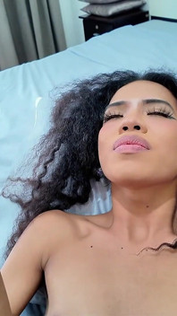 Arita - African/asian Petite Spinner Controlled in Bedroom