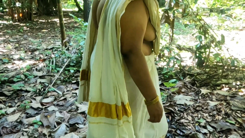 Anne Ipe: keral shaili ke paaranprik set mundoo, larki ghar ke baahar...