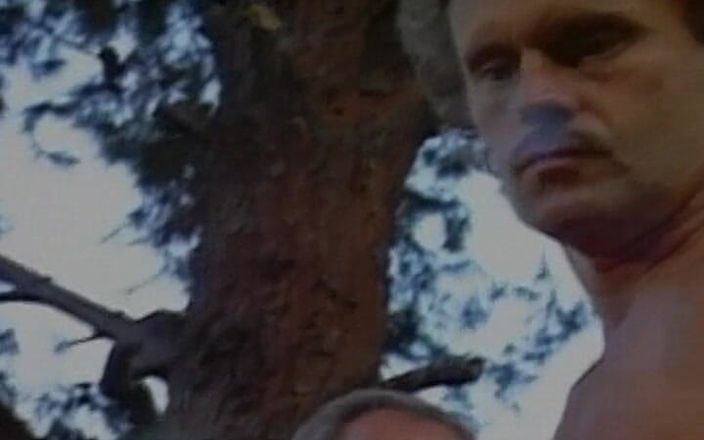 Monde Francais: Wunderbare rothaarige französische MILf hart im gangbang gebohrt
