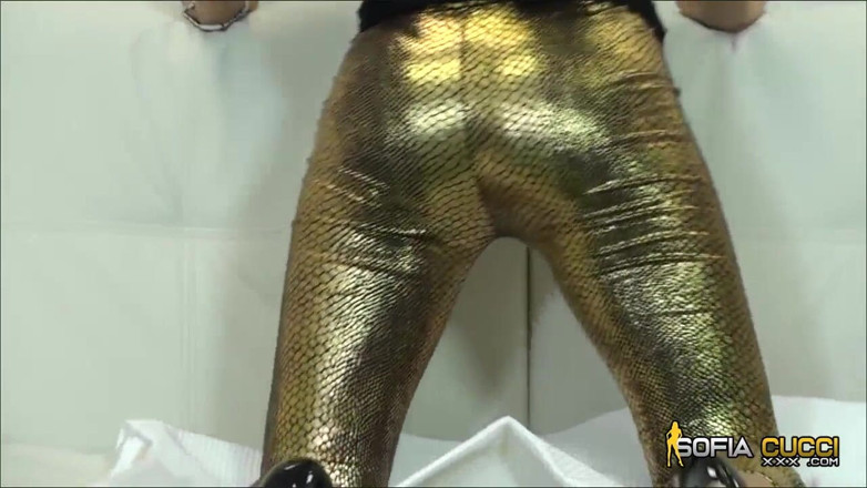 Sofia Cucci xxx: Sofia Cucci en haar fenomenaal spuiten