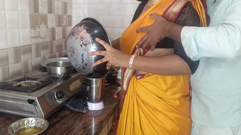 Palani69: House maid kök knullar