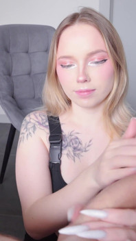 Une Surprise Pour Ma Demi-sœur Douce Se Termine Par Un Creampie Dans Sa Chatte Étroite