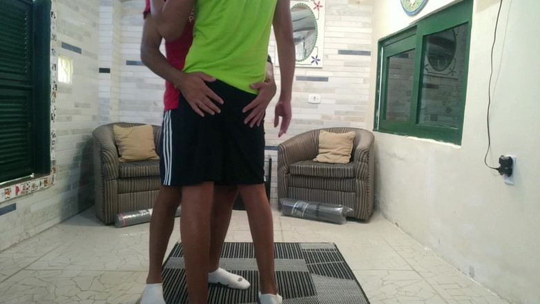 MiguellTrajano: Big dick yoga tränare &amp;hans privata anallektion - twinks i yoga tid...