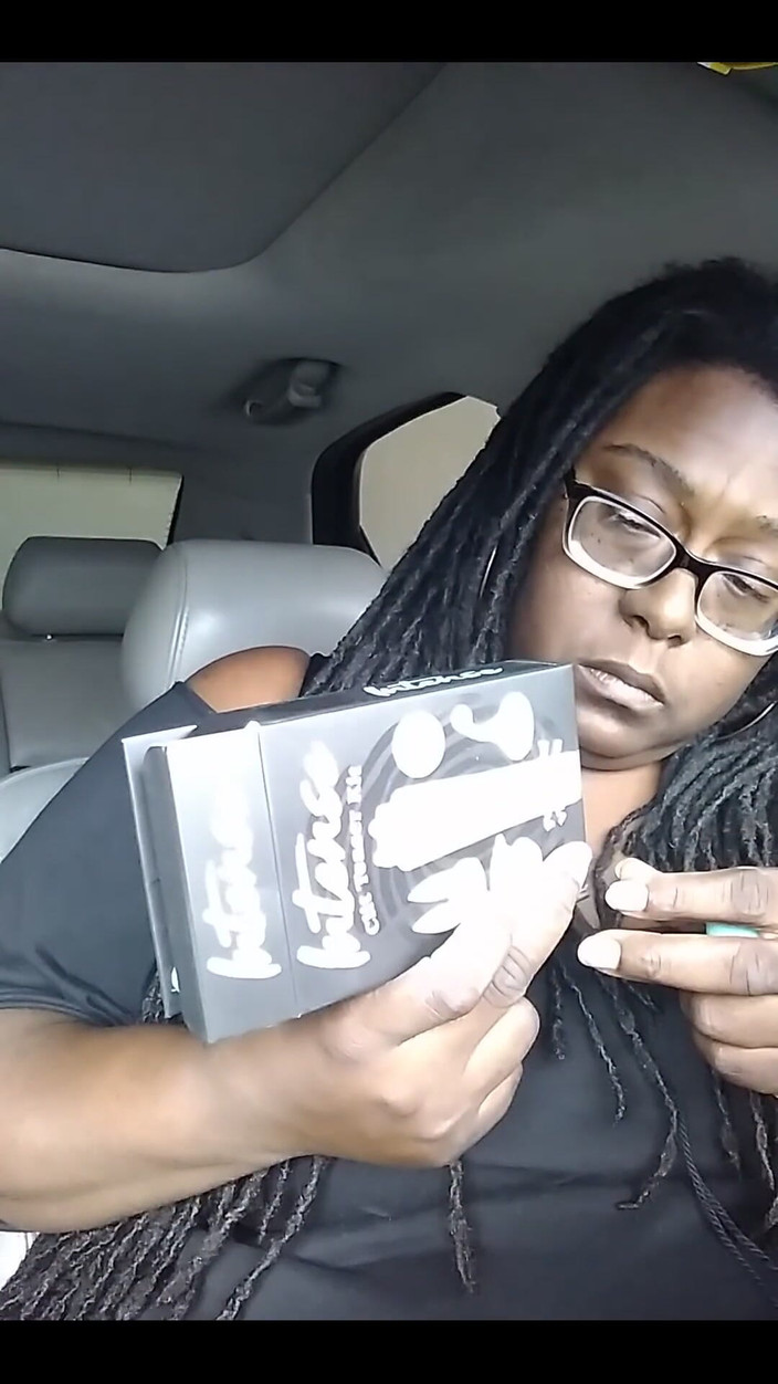 His Queen Suga: Scompattare in auto