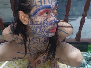 Clown likes to play with colors: Apenas uma travesti