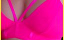 Wifey Does: Wifeys - peitos incríveis em um sutiã rosa quente