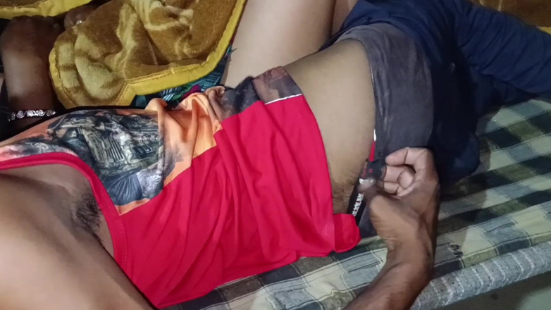 Indian sex2: Am început să fac sex cu sora mea soră vitregă, soră...