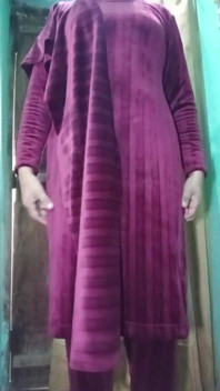 Gaurisissy chuyển giới Ấn Độ trông gợi cảm trong salwar kurta màu hồng trông giống như một bà nội trợ điếm