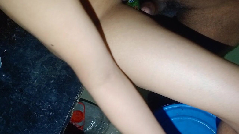 NikiRathod: Camerman ha fatto un pompino tradendo l'amica legata giorno 1- parte 5