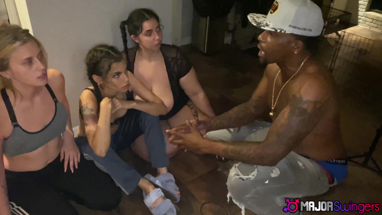 Major Swingers: Memecahkan dan memasuki pesta seks kumpulan liar