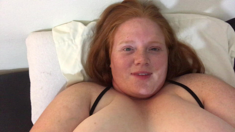 Julie Ginger: Julies Squirting Session