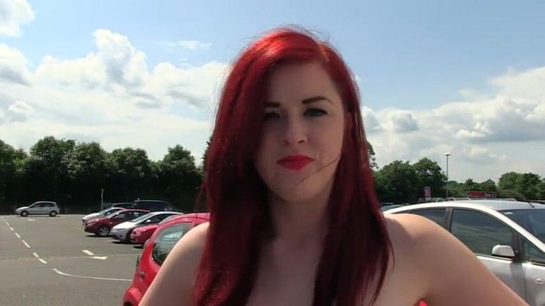 German amateur - 100% German hardcore videos: Awek berambut merah berpantat besar kencing di luar rumah