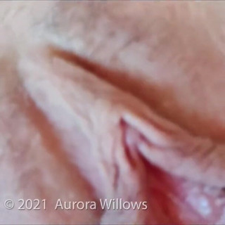 Aurora Willows: Buzele mele mari și grase de pizdă
