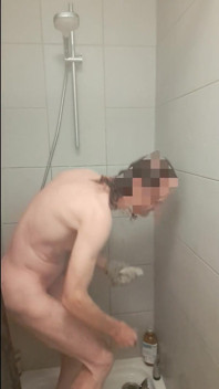 Sie wollen unter der Dusche erwischt werden und meine samen Säfte in Ihnen erhalten, so genießen Sie sich