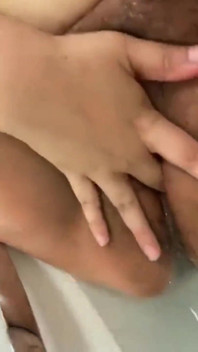 WildEnglishBBW cuántos dedos puedo caber en mi coño peludo gordo