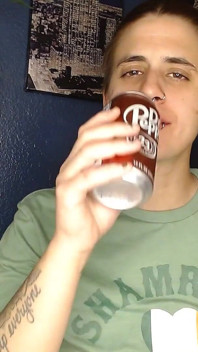 Fav soda lautes glückliches rülpsen