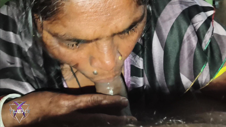 TijehX: Caliente Sangeeta bhabhi chupa polla y traga mi semen