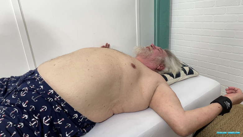 Ticklish Chubs: David Santa çok neşeli
