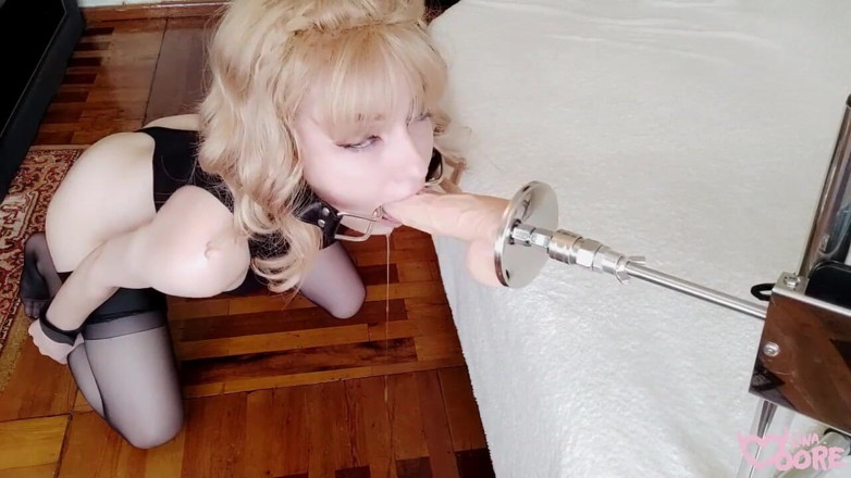 Lina Moore: Sex Machine Fucked a Tied Blondy Girl