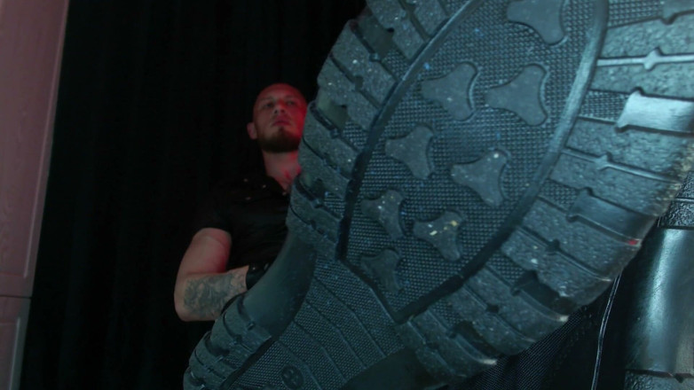 Hunky time: Fetish Master, gorąca sesja z udziałem różnych fetyszy.