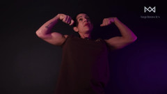 Angelmuscles: 视角：她向我那布满青筋的手臂投降了