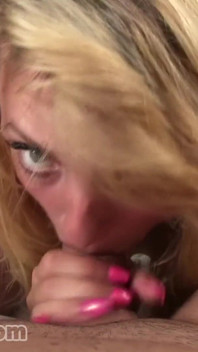 La bella teen bionda ally winters fa un pompino con facciale pov