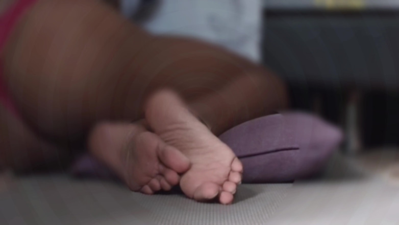 Ombunny: TS Domme Mindfuck: Für Fußanbetung umprogrammiert