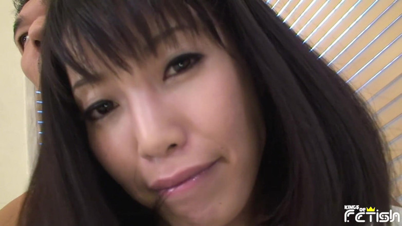 Pure Japanese adult video ( JAV): Vollbusige japanische MILF bekommt ihre haarige fotze im badezimmer befriedige