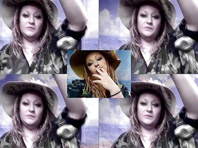 Campsissyboi: Cewek seksi ini suka banget dientot sama kontol besar pria...