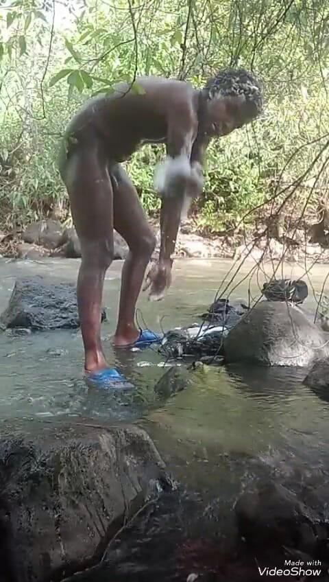 Sexyjayla254: 1부 밖에서 사정하는 비누 자위 거유 흑인 자지