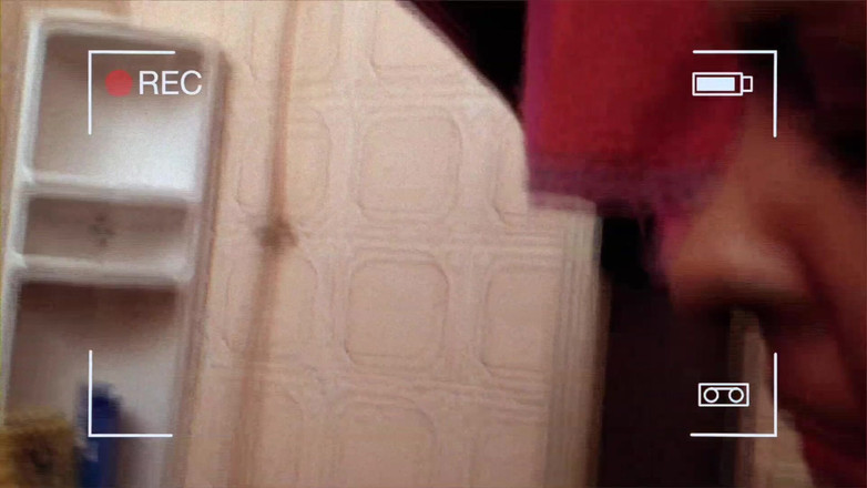 Quente club: Boyacılar fırçayı bırakıp evin hanımına fırçayı uzatıyor