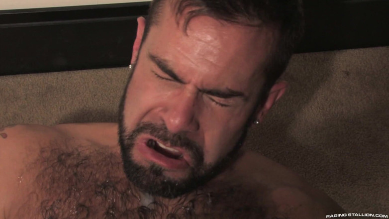 Raging Stallion: Inospendamento duro