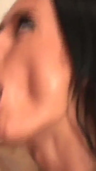 Sexy babe wordt hard geneukt door een grote zwarte pik