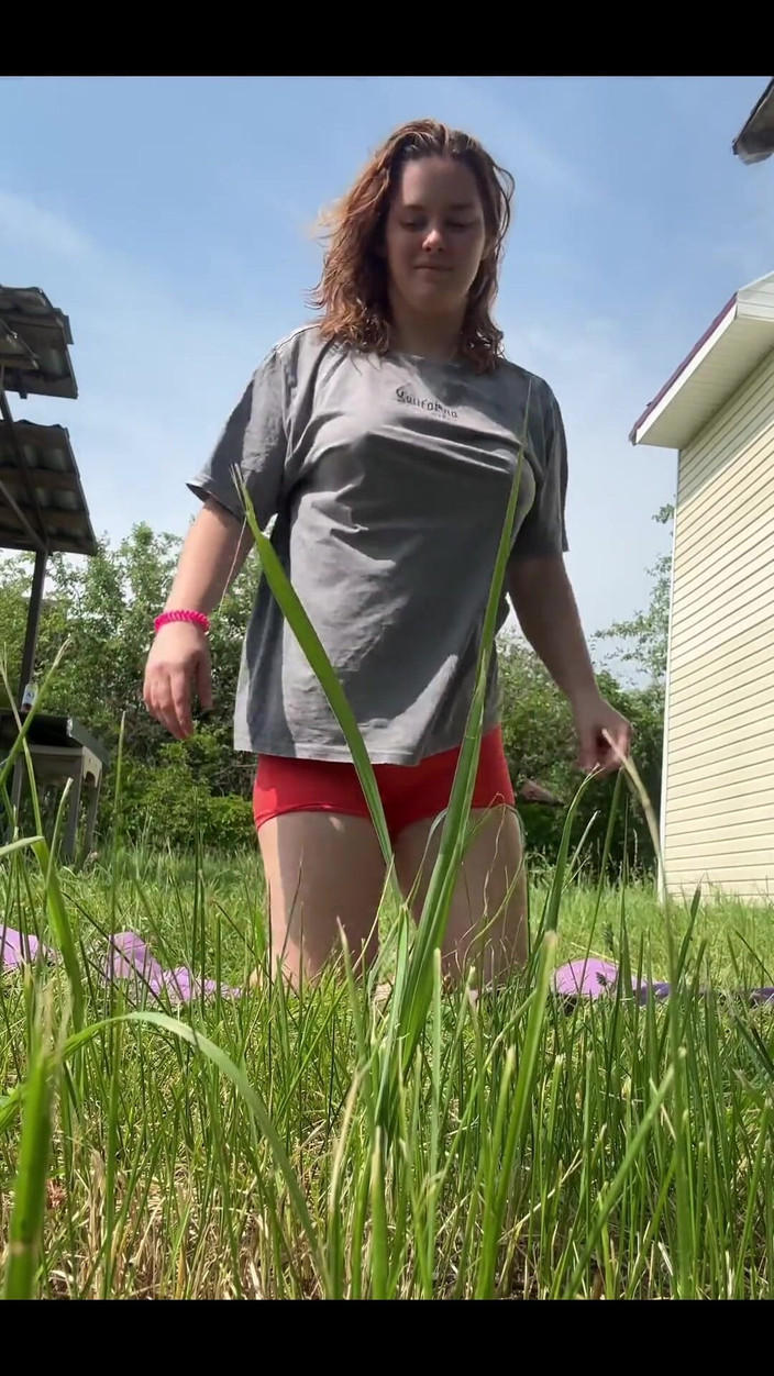 Fox Flame: Yaz aylarında sokakta yoga yapıyorum