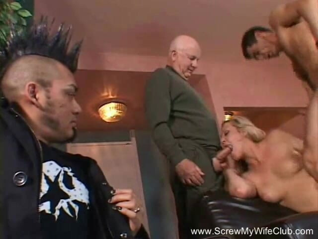 Screw My Wife Club: Una seducente bionda succhia e scopa un grosso cazzo come...