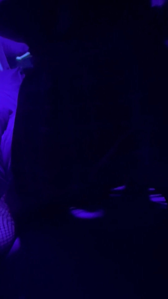 Zoey Portland: Zoey Portland bekommt großen schwanz hinten im club