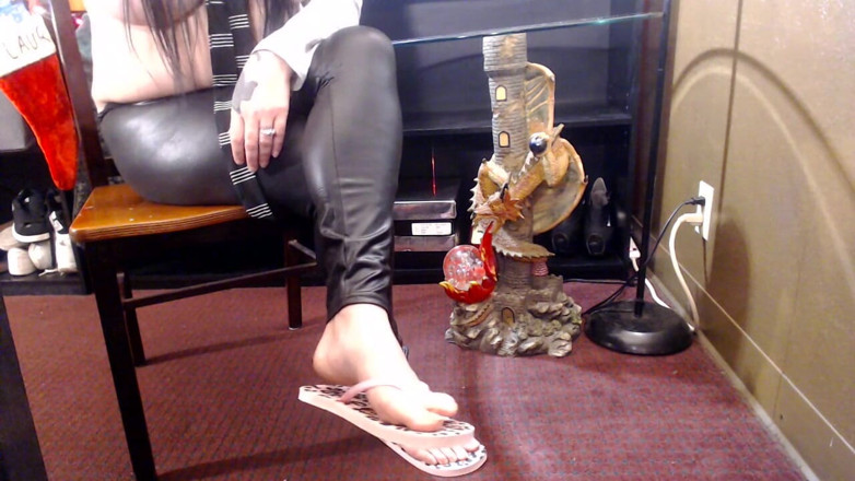 Abby Anna: Flip flop shoe play leather pants