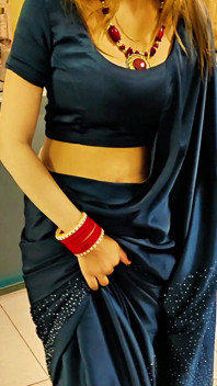 Mama vitregă matură sexy indiană vrea să-și piardă fiul vitreg Verginity
