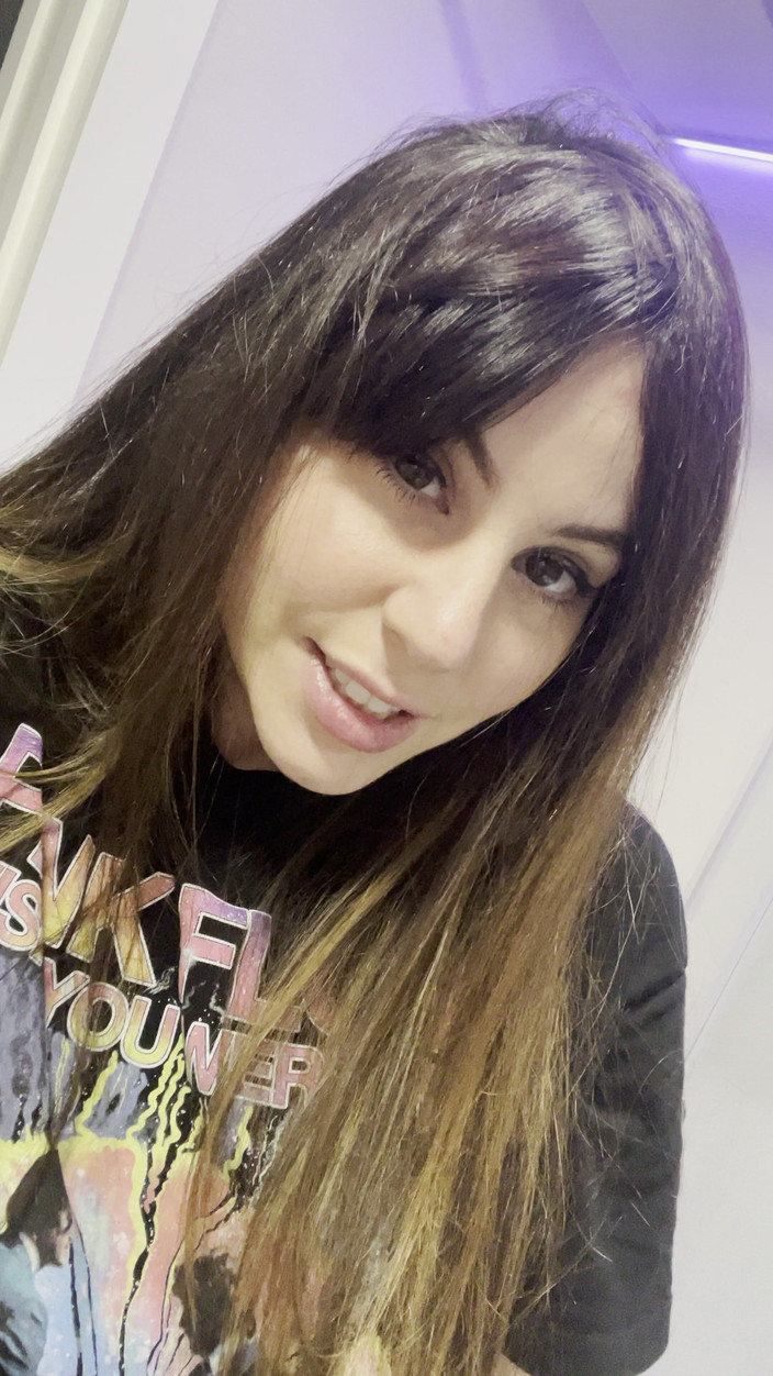 Pamsnusnu: Meine gepiercte muschi in nahaufnahme