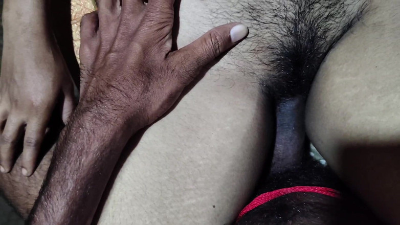 Hot bhabi gold: Индийская горячая жена трахается в тугую киску, секс с хинди, красивая индийская дези бхабхи