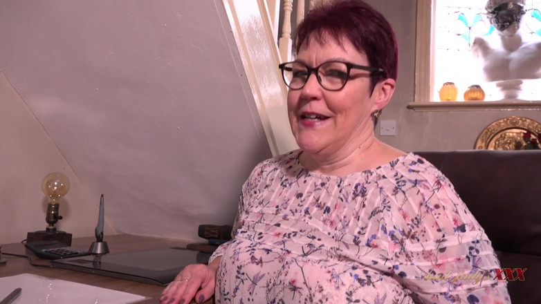 Aunt Judy's XXX: Twój dojrzały szef Layla Bird daje ci nową pracę