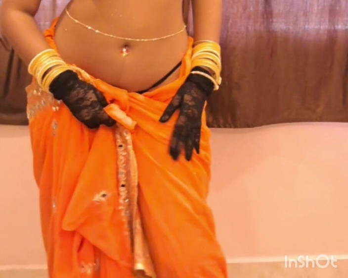 Slutty Sunny Sup: Młoda studentka paski