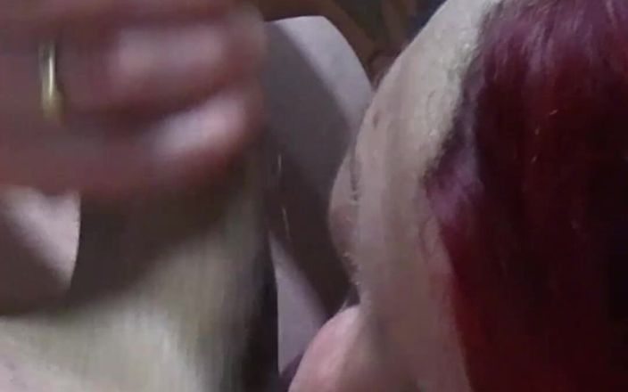 HornyMilfEva: Pipe après une coupe de cheveux