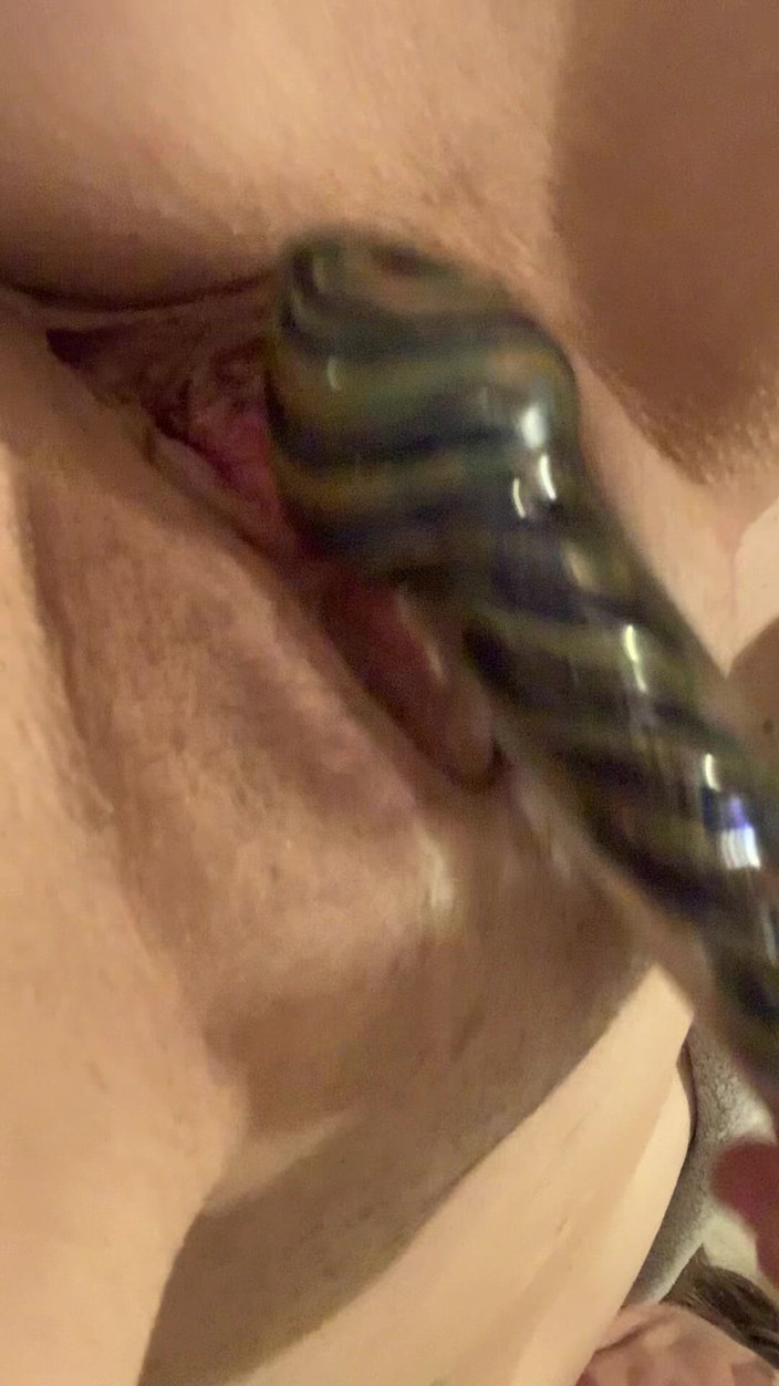 Crystal: ちょっと私のアソコで遊んで