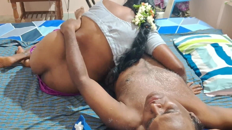 Desi palace: Индийская красивая жена, удивительный горячий секс XXX с мужем