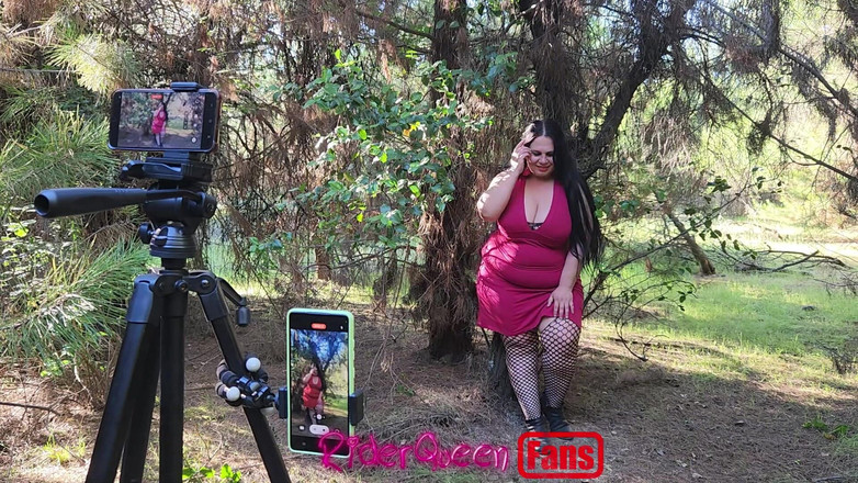 Riderqueen BBW Step Mom Latina Ebony: Riderqueen ngoài trời: video cho người hâm mộ ngoài trời