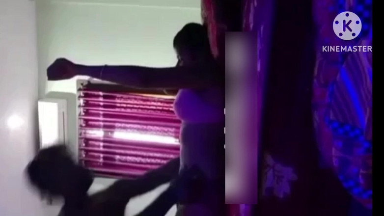 Indian porngirl: Suman Bhabhi má sex se sousedovým přítelem